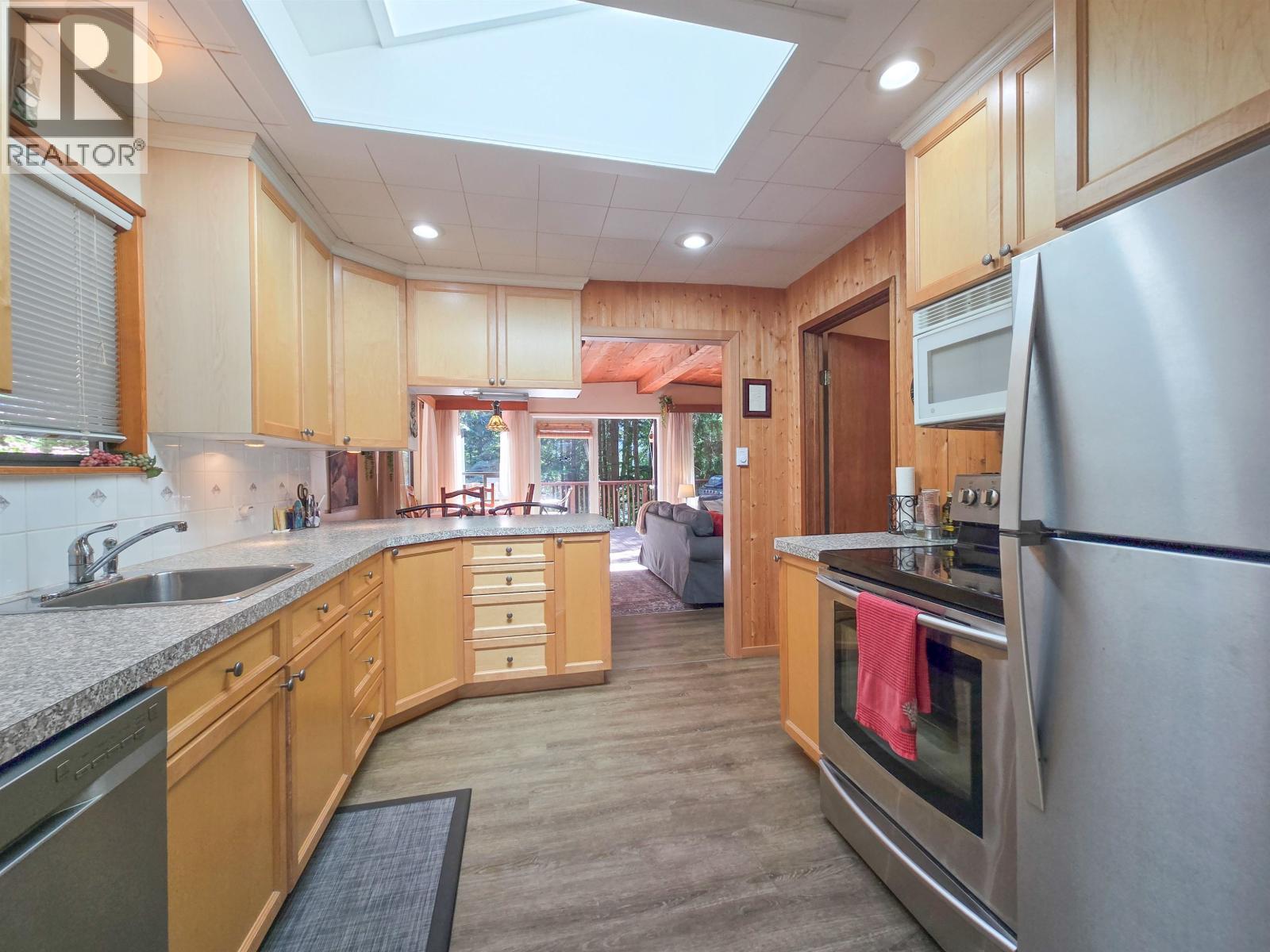 477 GAVIN ROAD, Keats Island