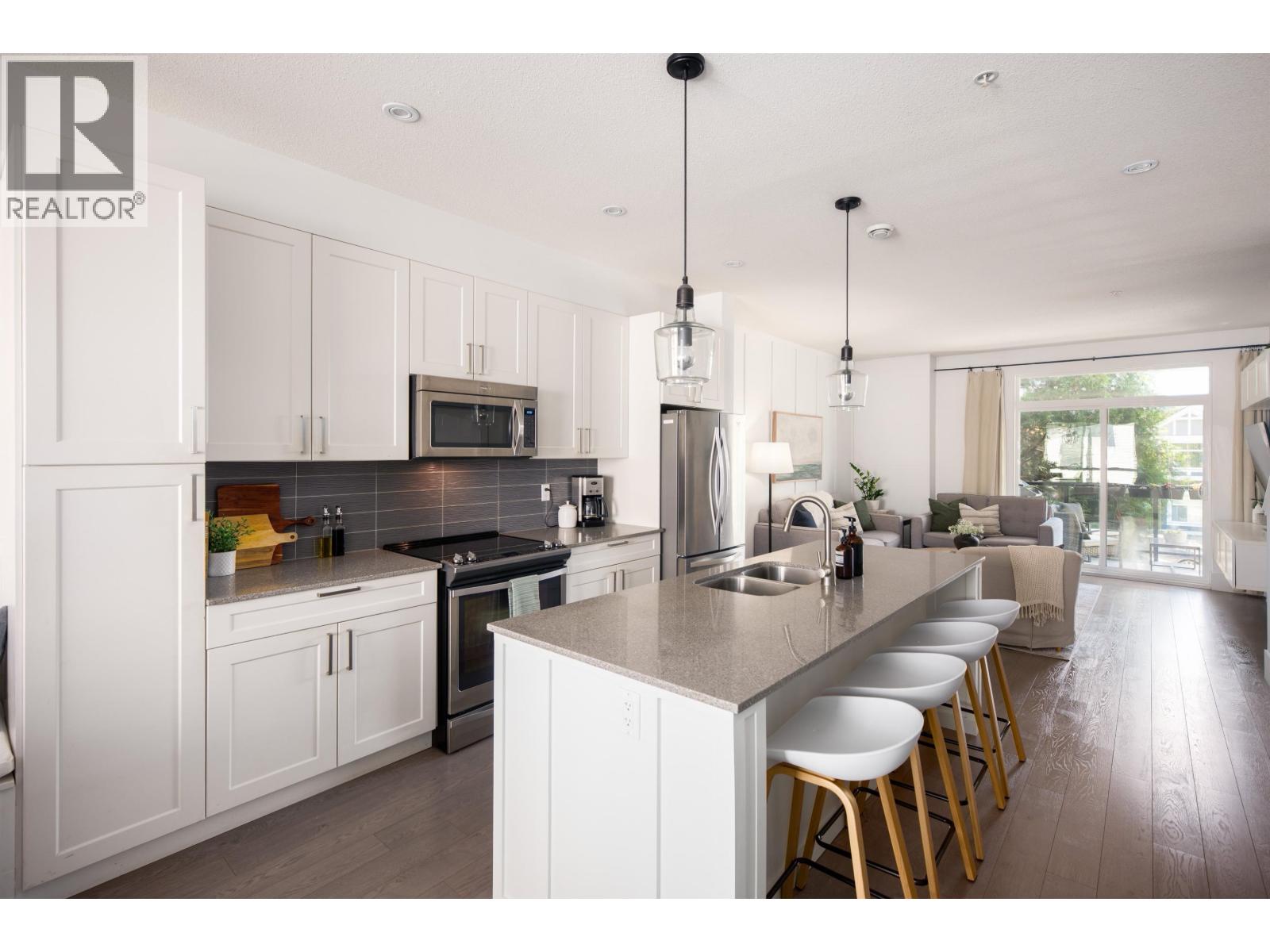 11 2139 PRAIRIE AVENUE, Port Coquitlam
