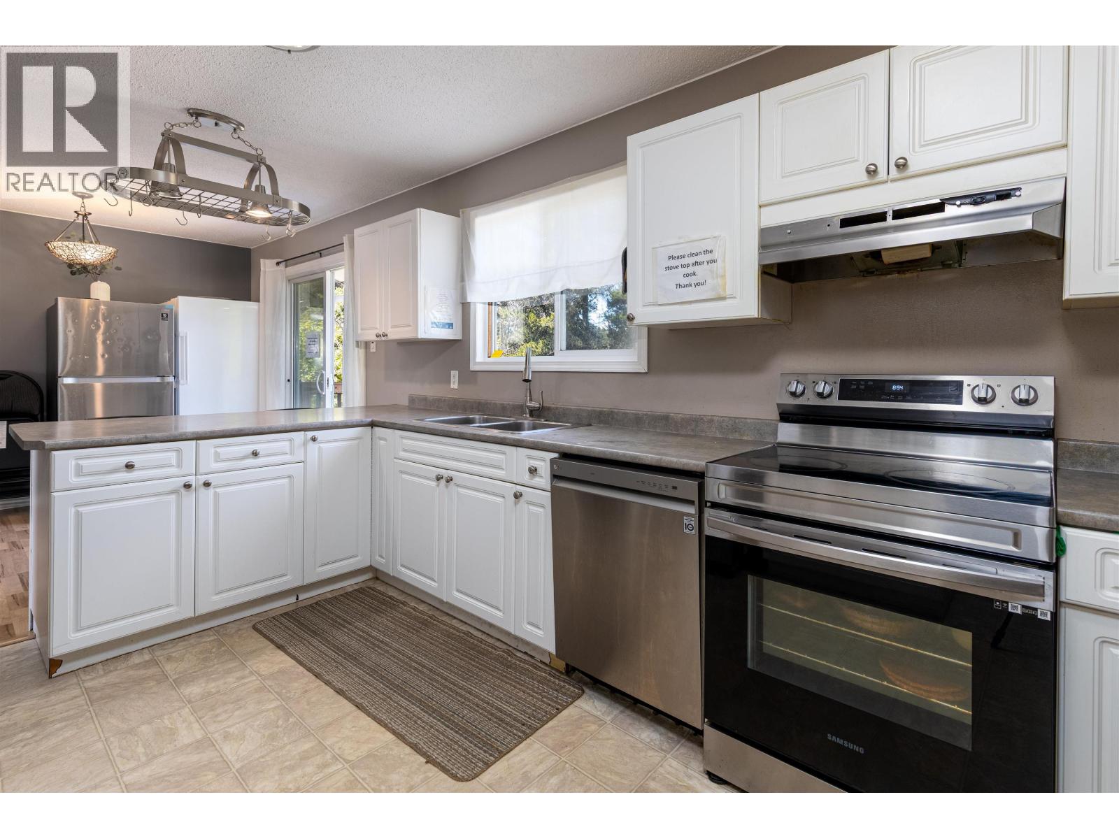 4920 LAZELLE AVENUE - 2