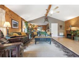28 Ch. Mitchell, Otter Lake, QC J0X2P0 Photo 11
