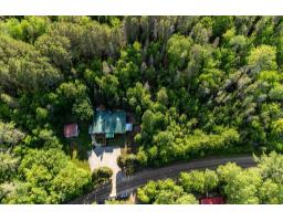 28 Ch. Mitchell, Otter Lake, QC J0X2P0 Photo 79