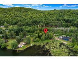 30 Ch. Du Lac-lawless, Litchfield, QC J0X1K0 Photo 6