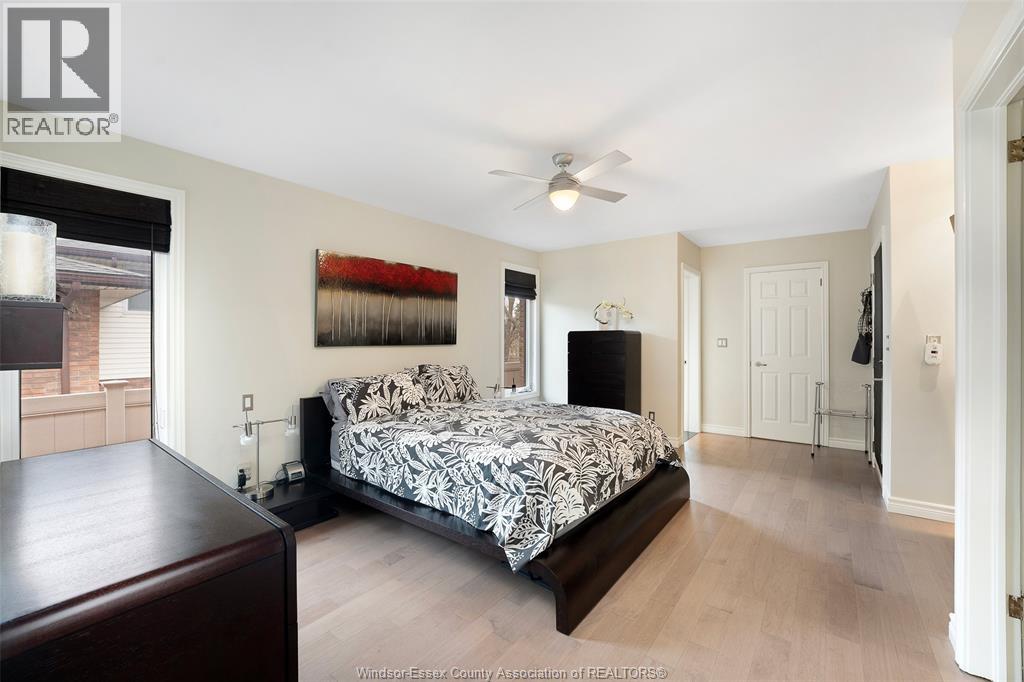 2098 EDGEMORE AVENUE - 22