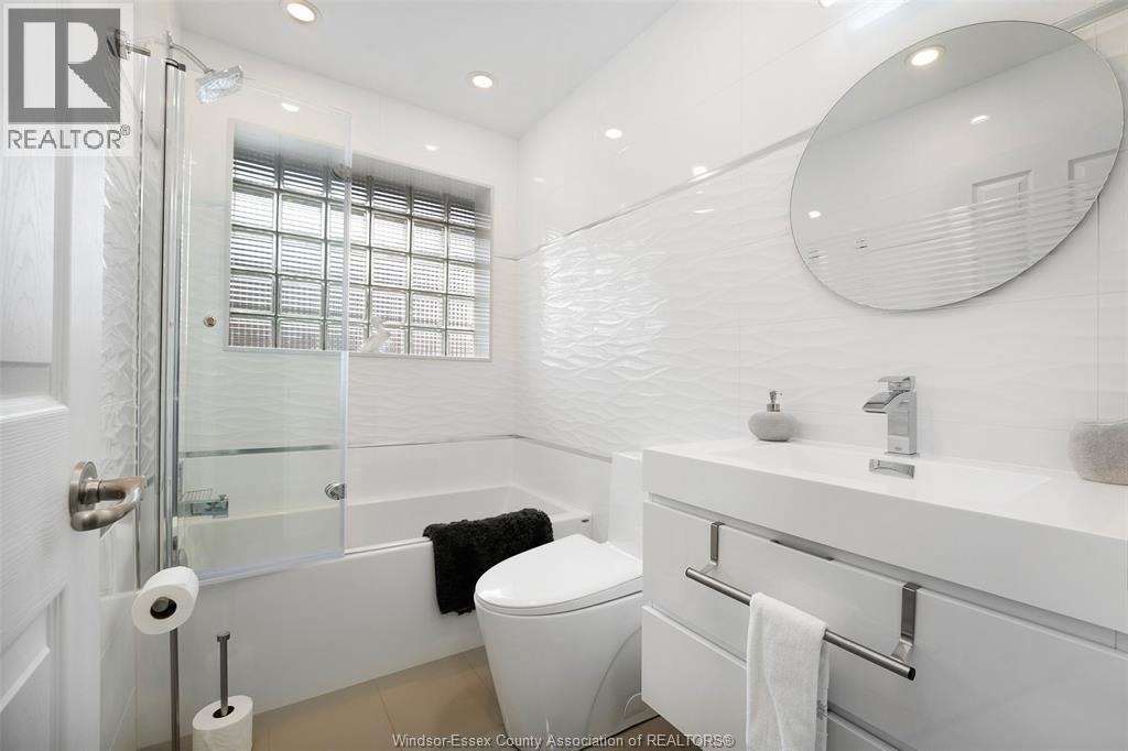 2098 EDGEMORE AVENUE - 28