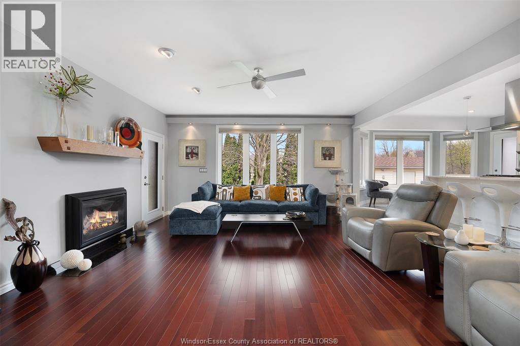 2098 EDGEMORE AVENUE - 7
