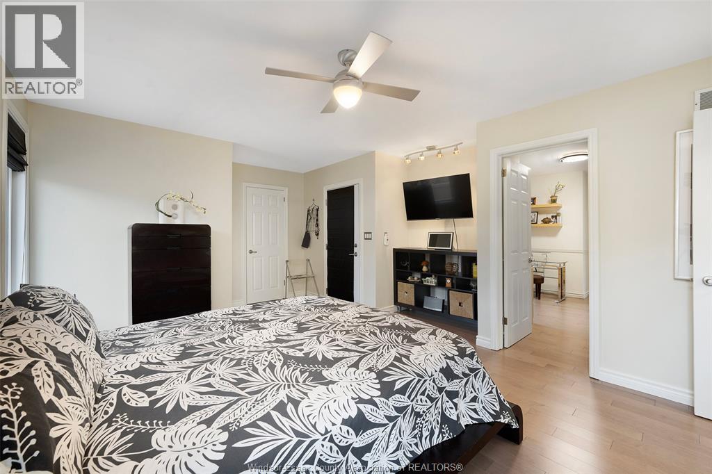 2098 EDGEMORE AVENUE - 24