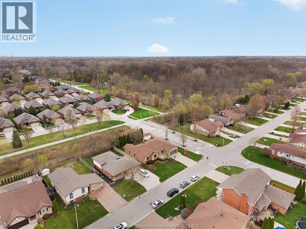 2098 EDGEMORE AVENUE - 50