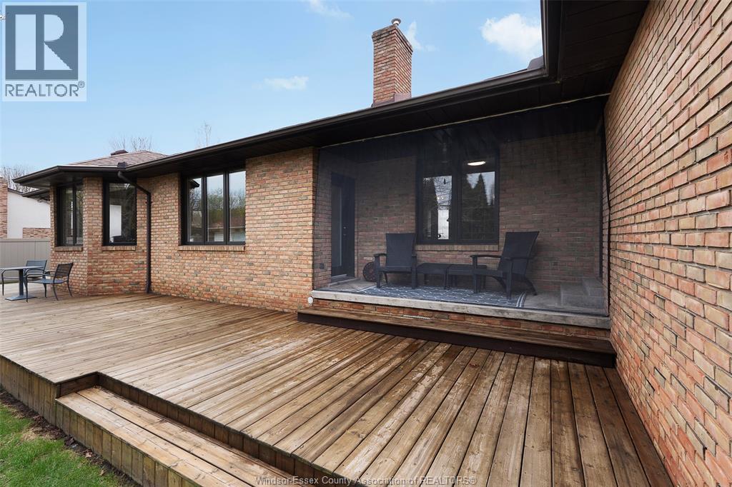 2098 EDGEMORE AVENUE - 47