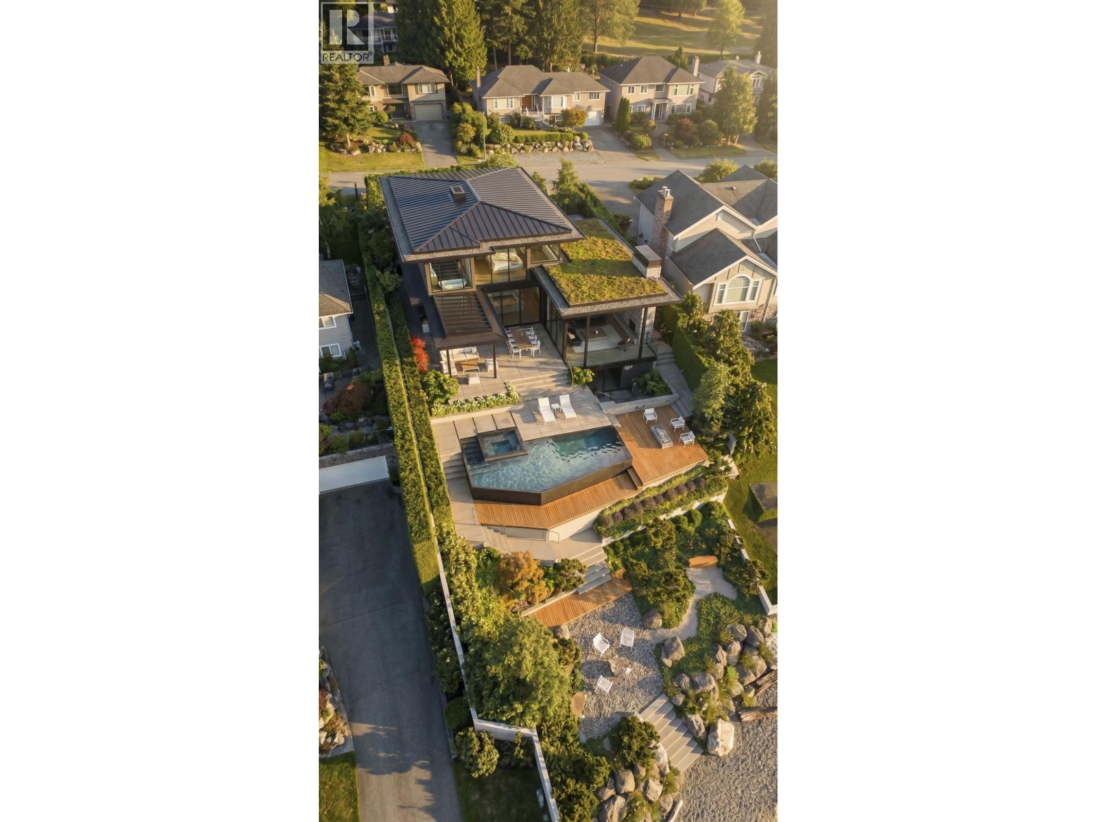 3180 TRAVERS AVENUE, West Vancouver