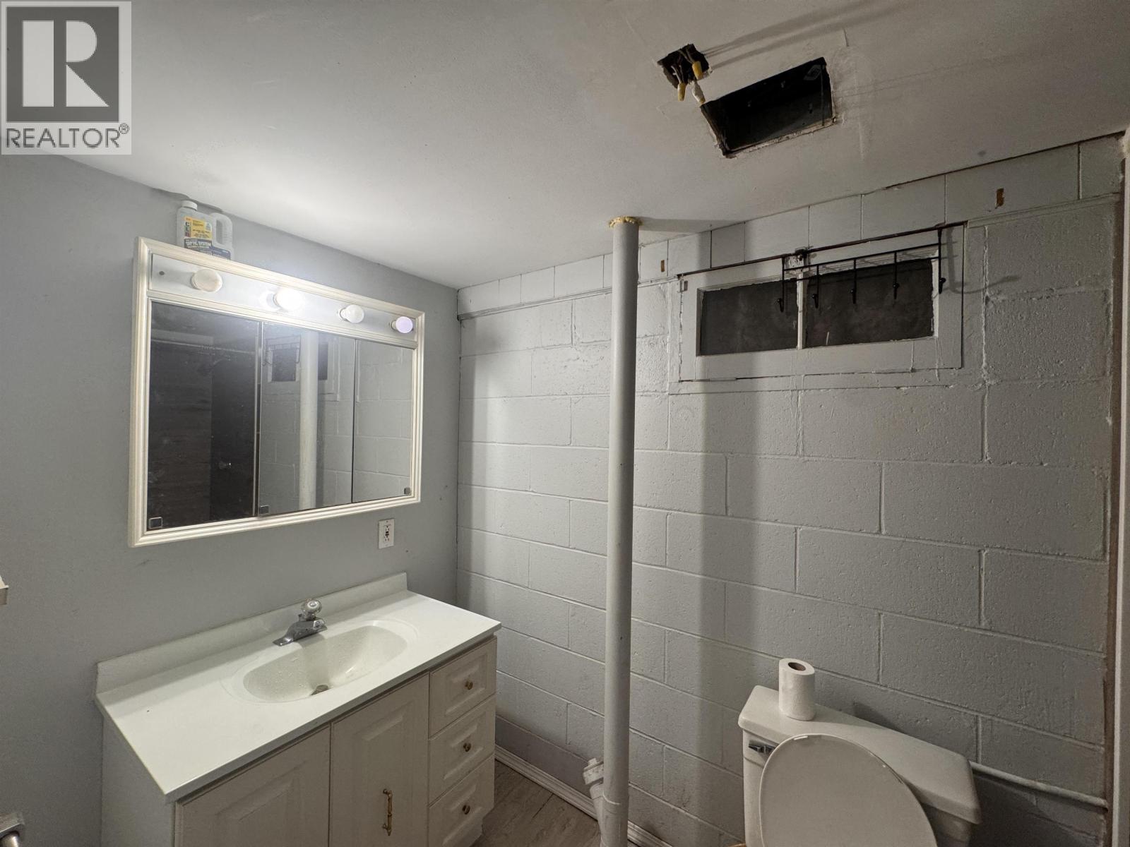 2707 MERRITT ROAD - 20