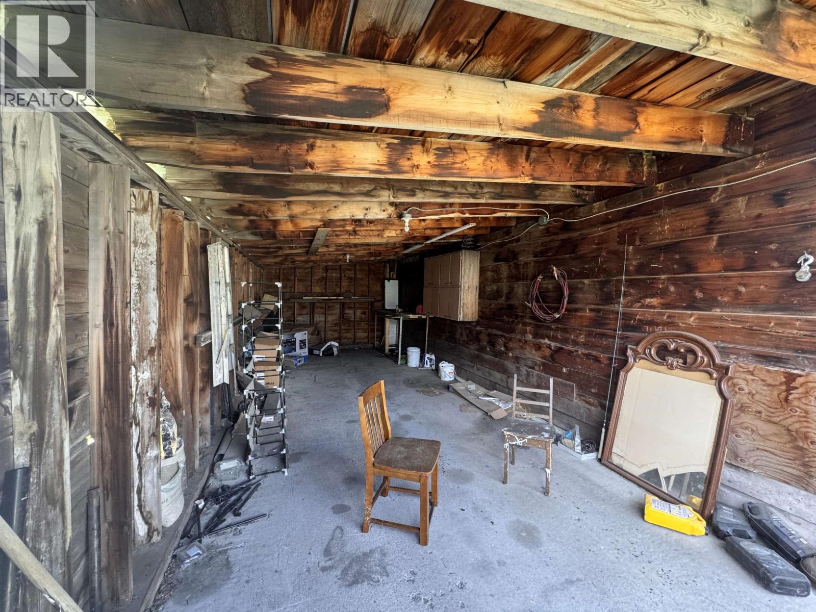 2707 MERRITT ROAD - 22