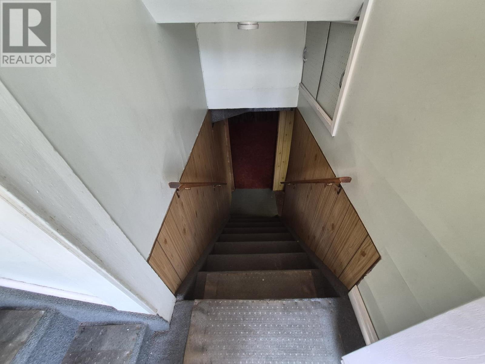 2 Laurier Ave - 23