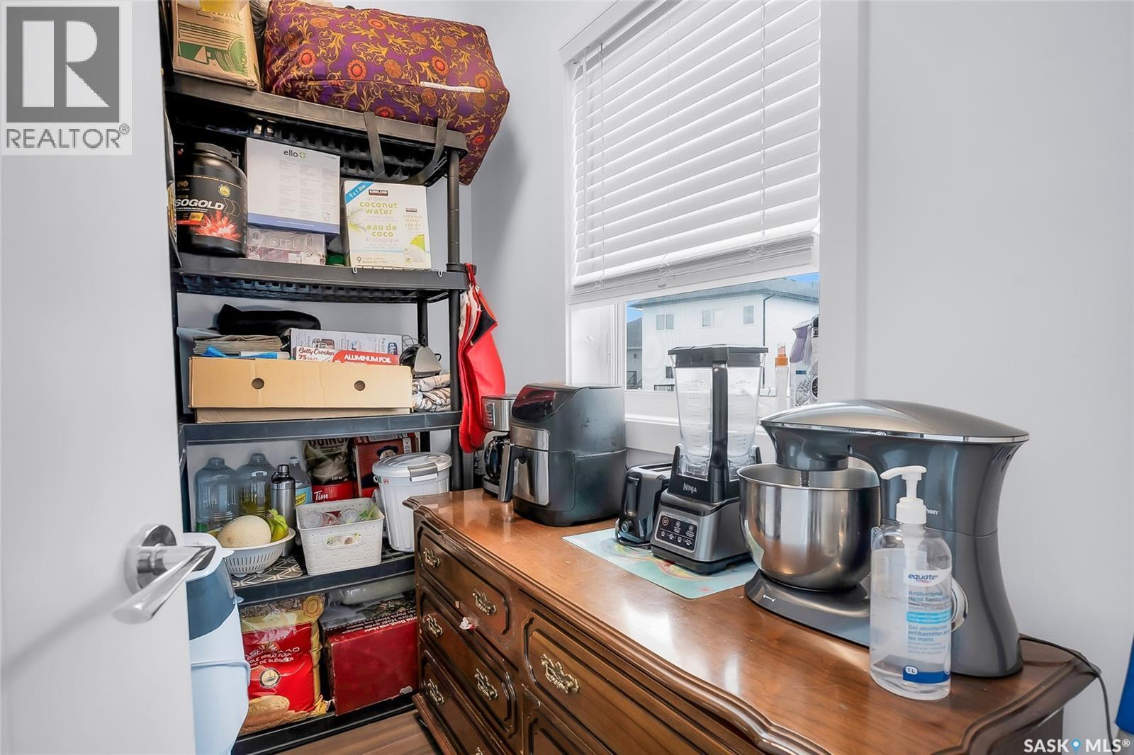 715 Bentley MANOR - 15