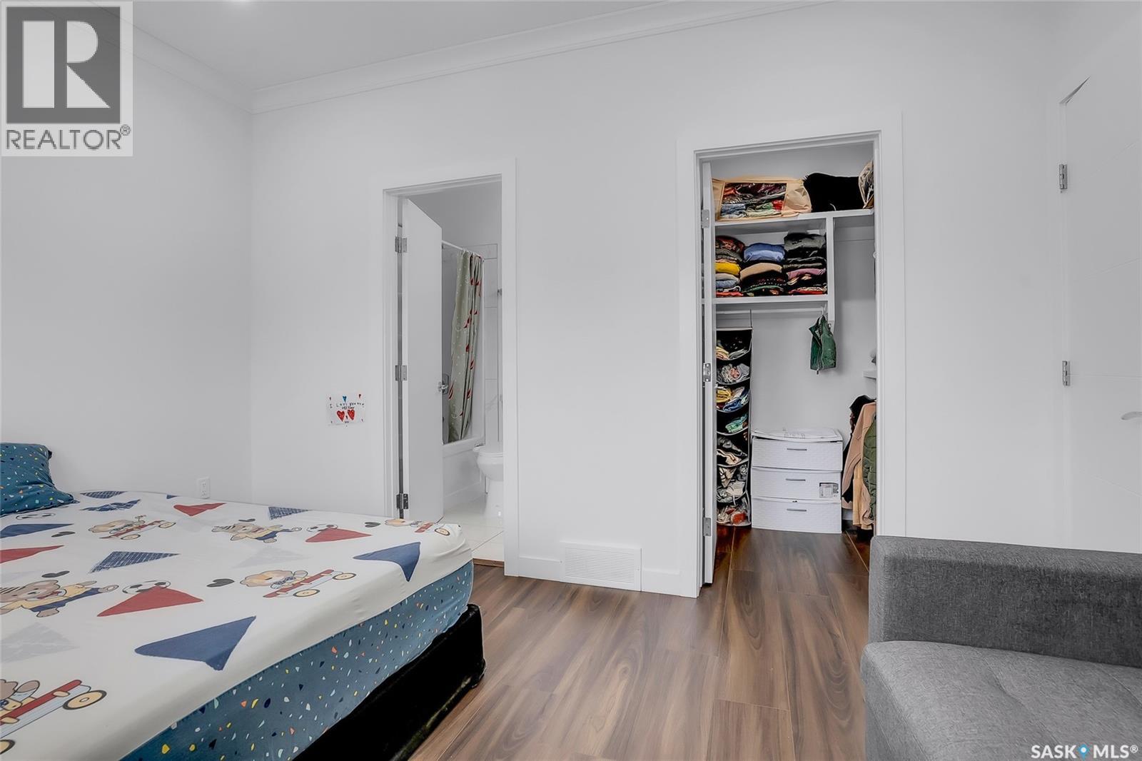 715 Bentley MANOR - 17