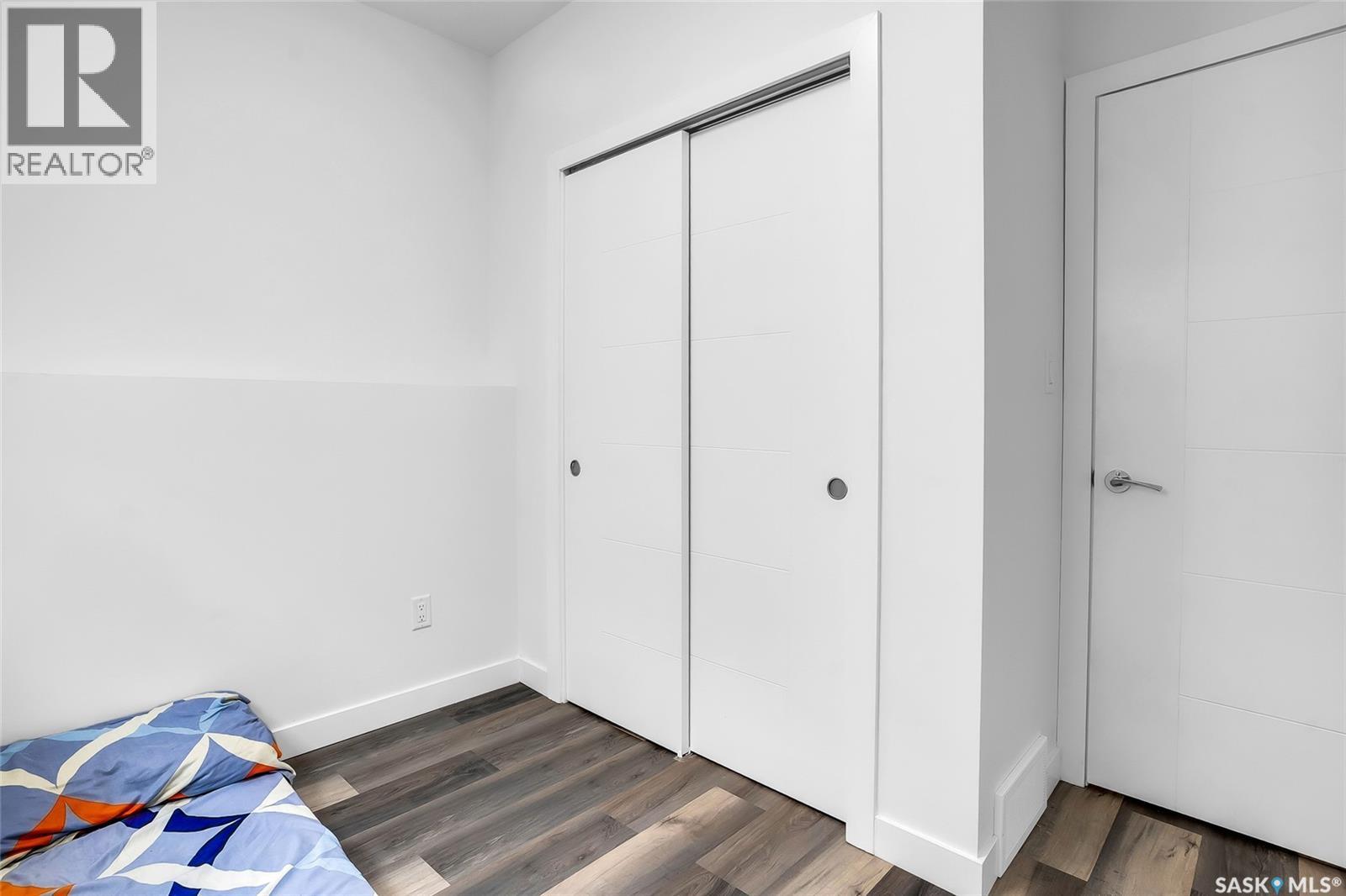 715 Bentley MANOR - 31