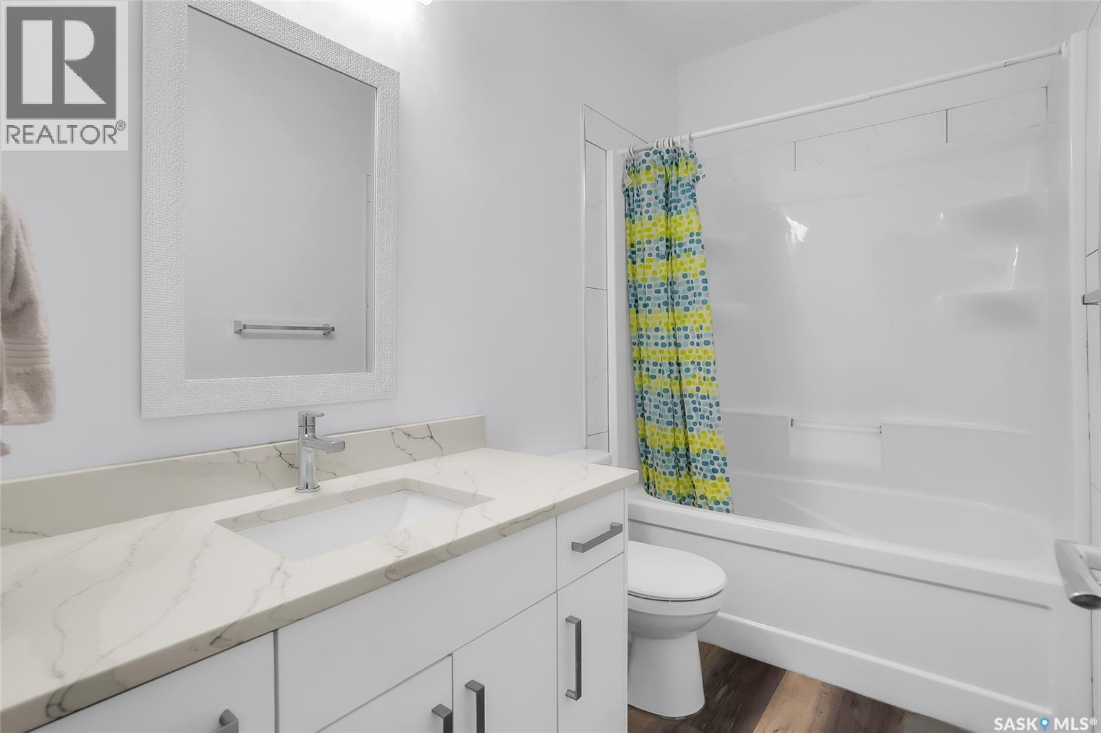 715 Bentley MANOR - 32
