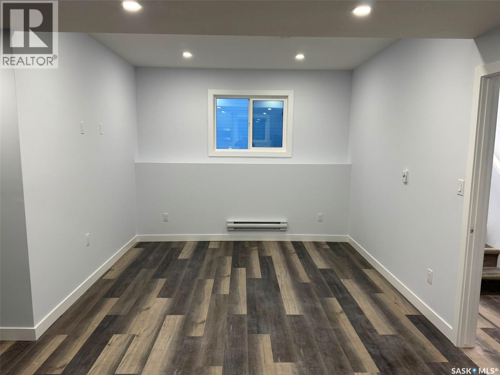 715 Bentley MANOR - 40