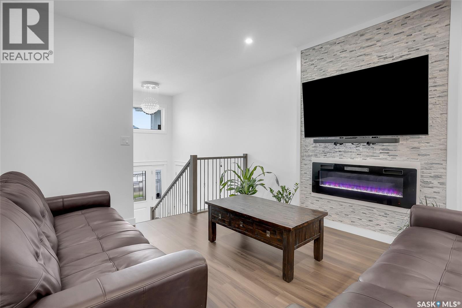 715 Bentley MANOR - 5