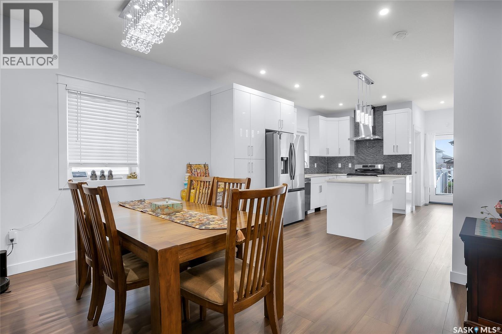 715 Bentley MANOR - 7