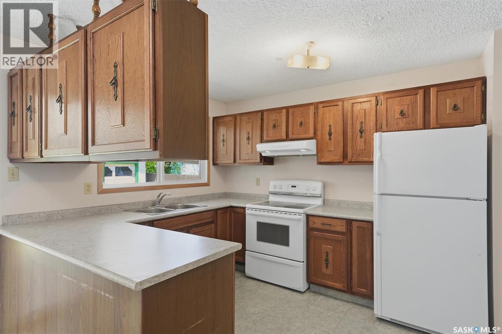 1218 MOSS AVENUE - 10