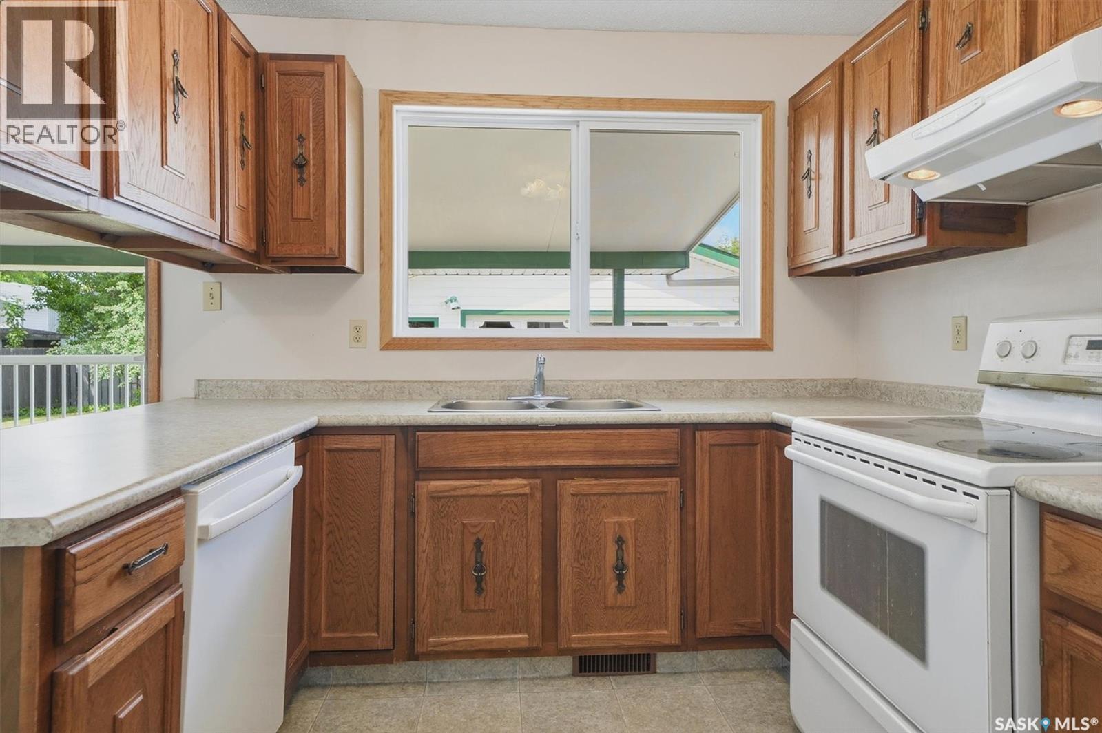 1218 MOSS AVENUE - 11