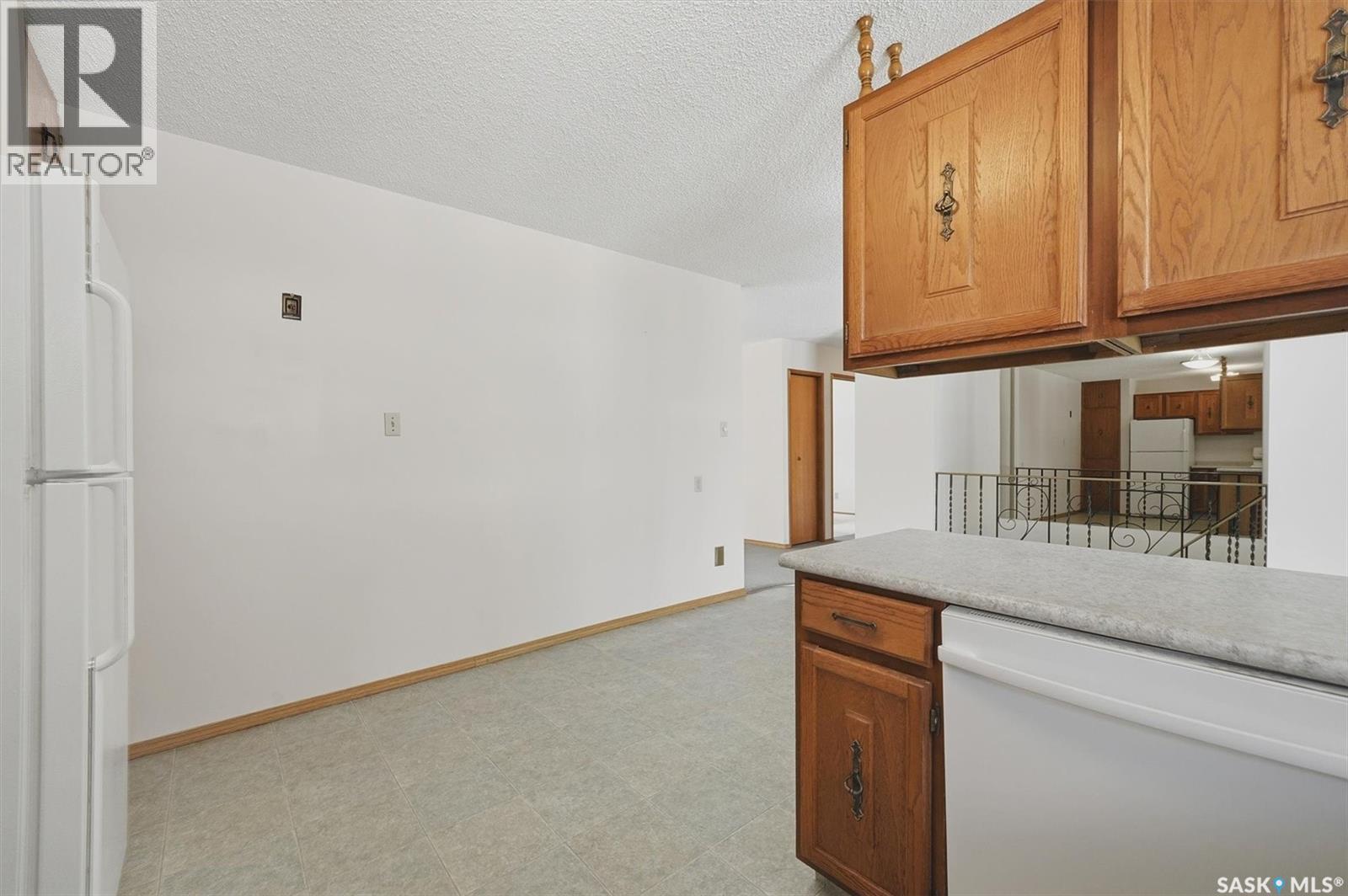 1218 MOSS AVENUE - 13