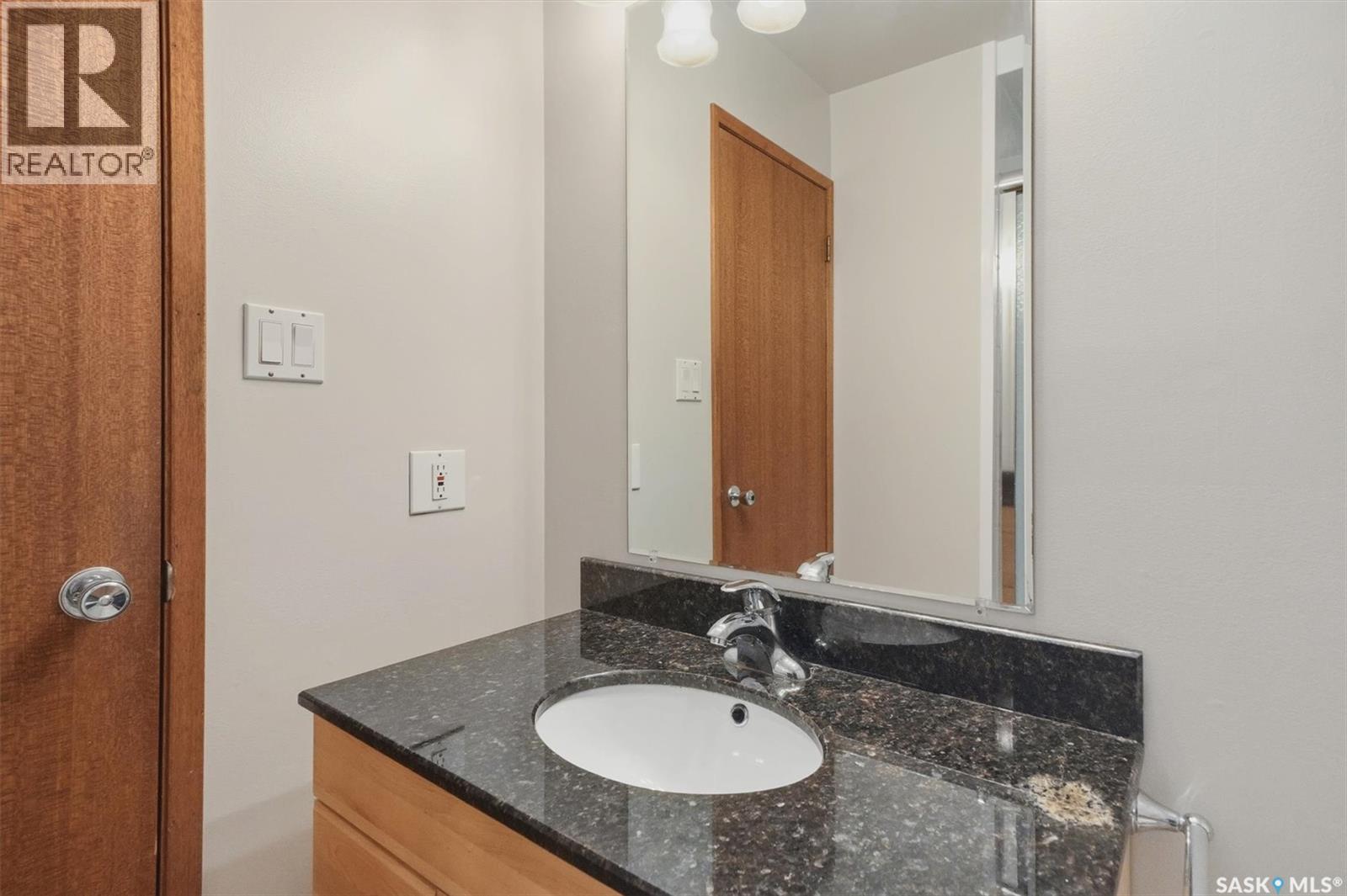1218 MOSS AVENUE - 18