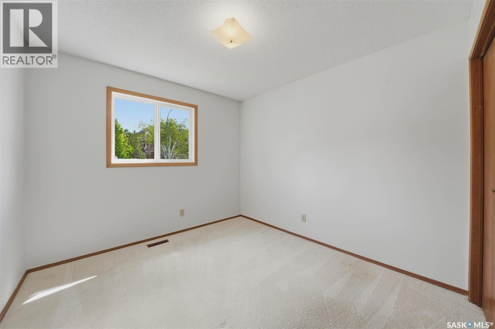 1218 MOSS AVENUE - 21