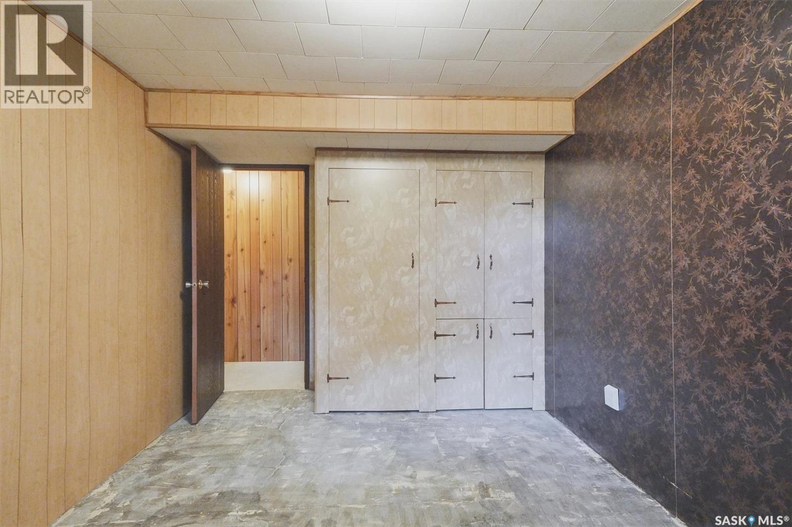 1218 MOSS AVENUE - 32