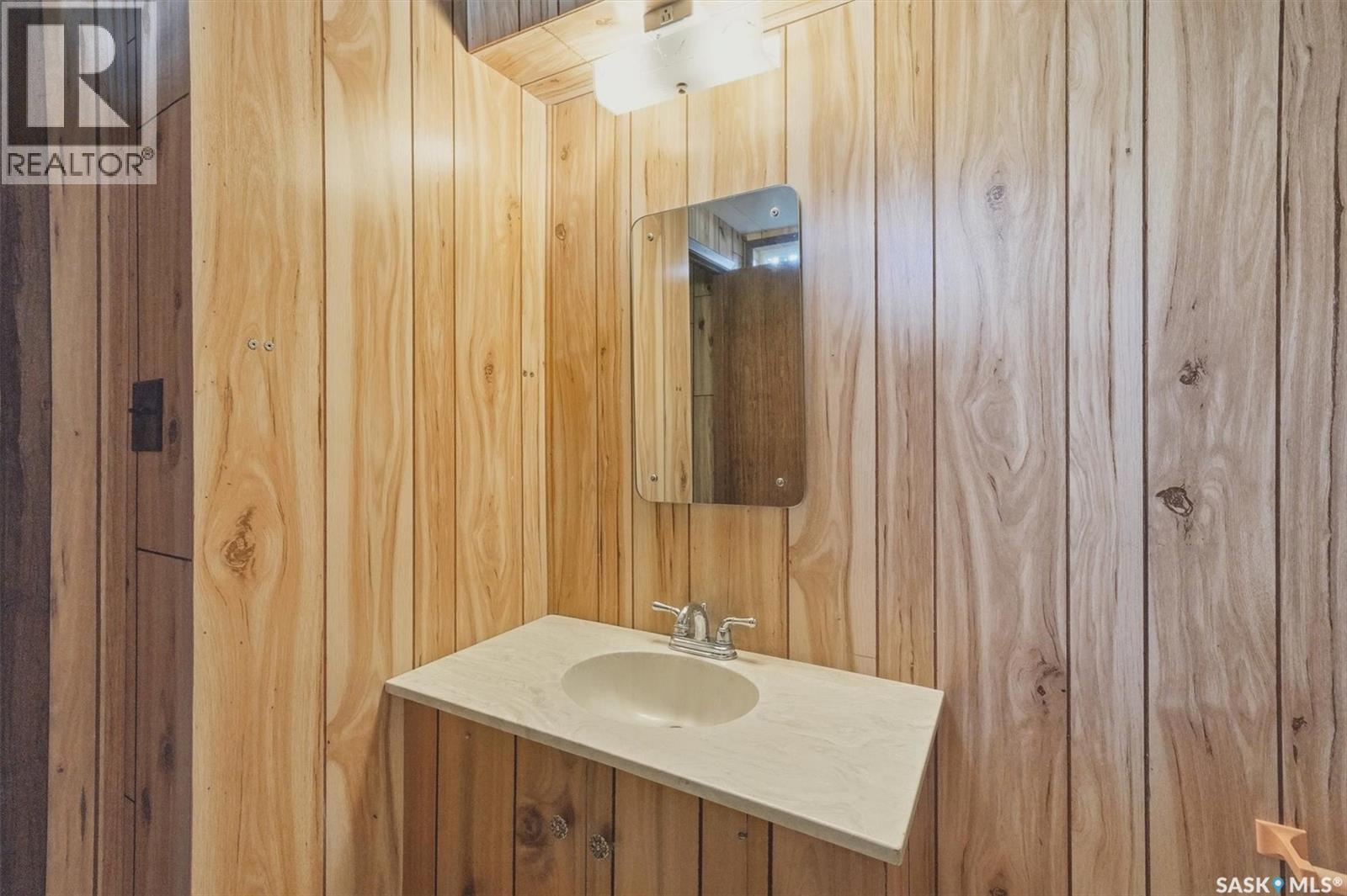 1218 MOSS AVENUE - 33