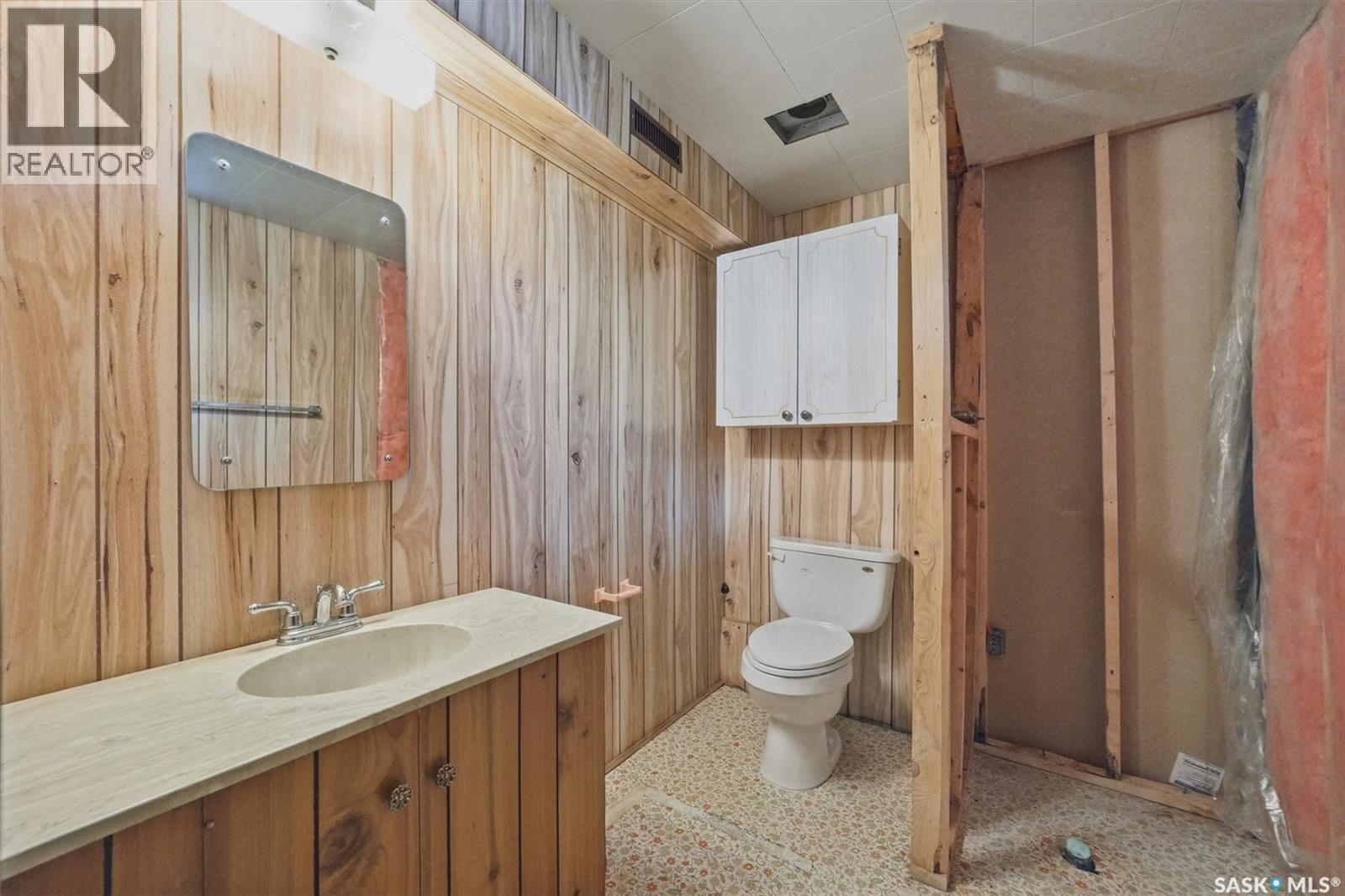 1218 MOSS AVENUE - 34
