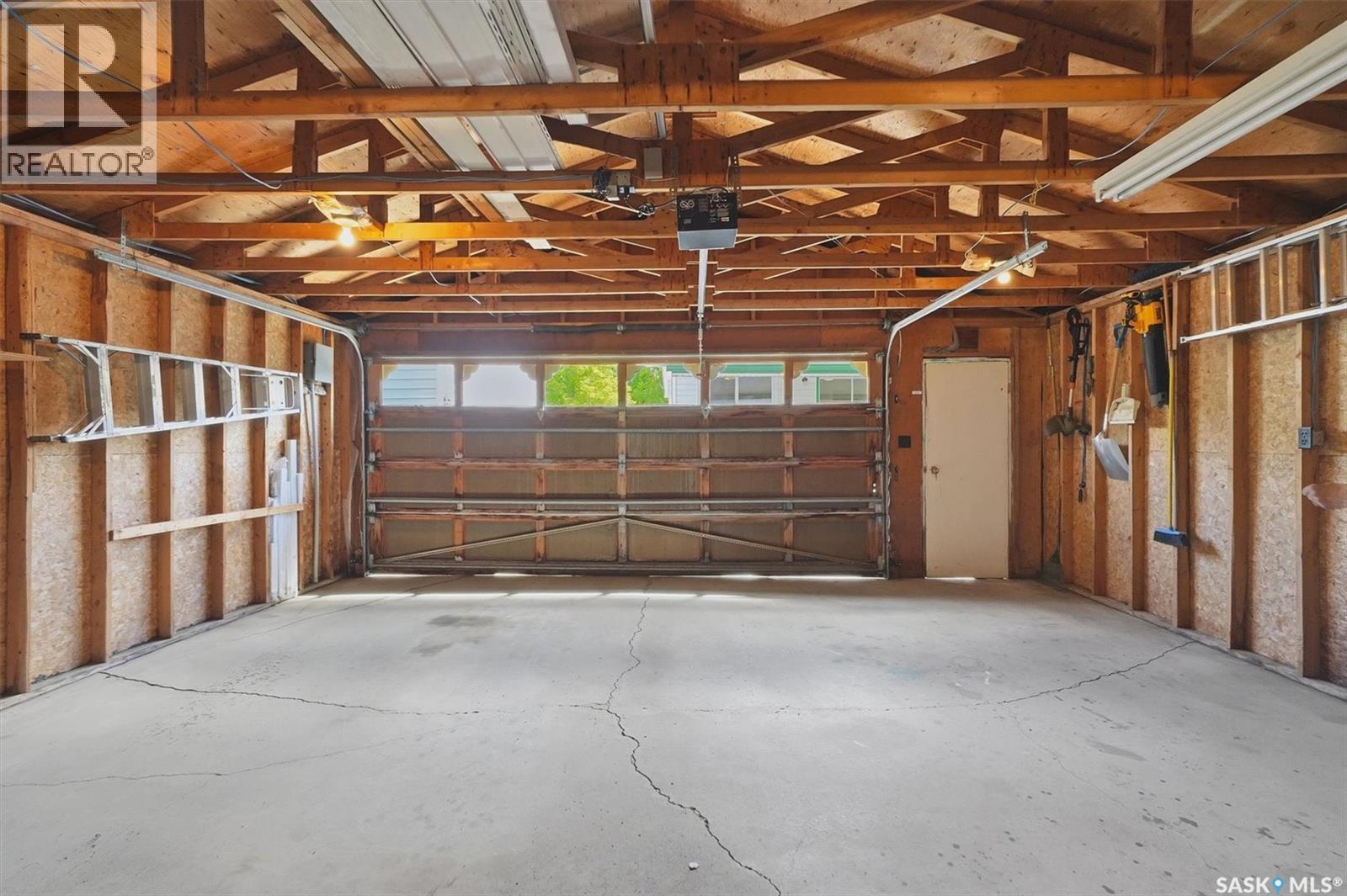 1218 MOSS AVENUE - 47