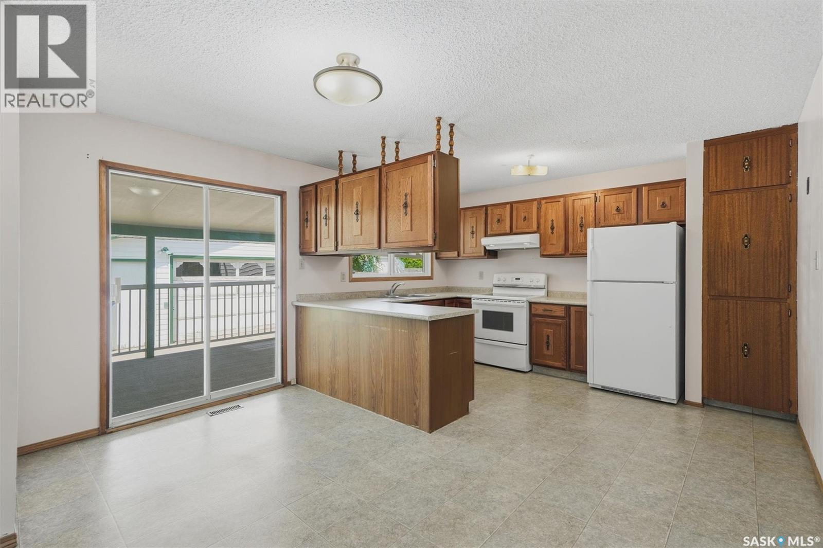 1218 MOSS AVENUE - 9