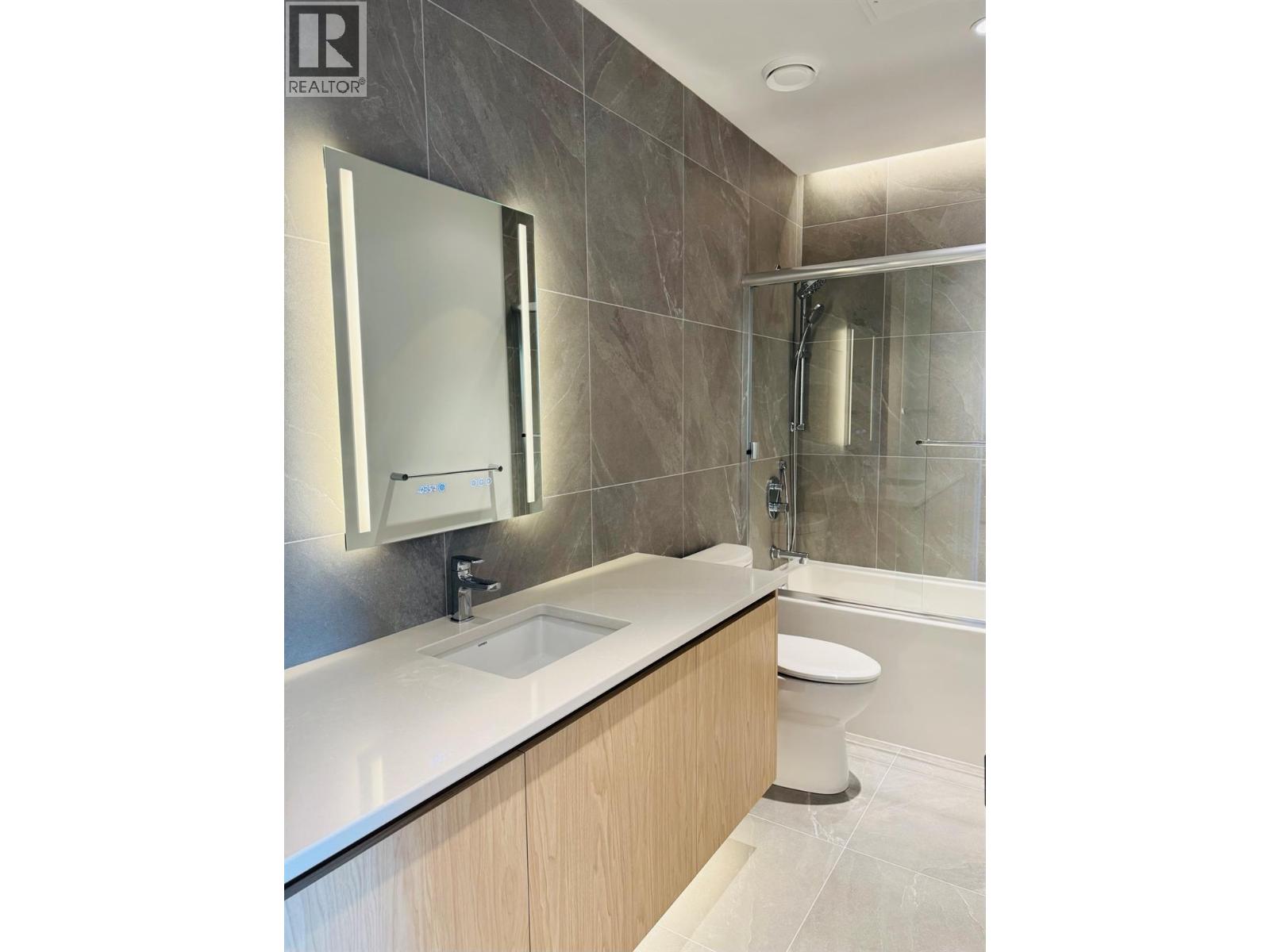 #610 3051 Abbott Street - 7