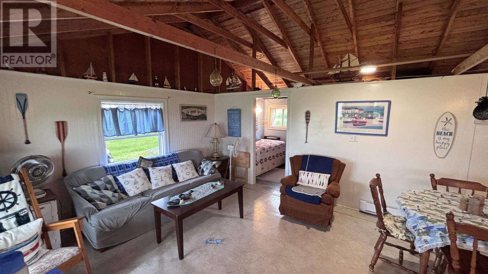 11 DOUGLAS Crescent - 6