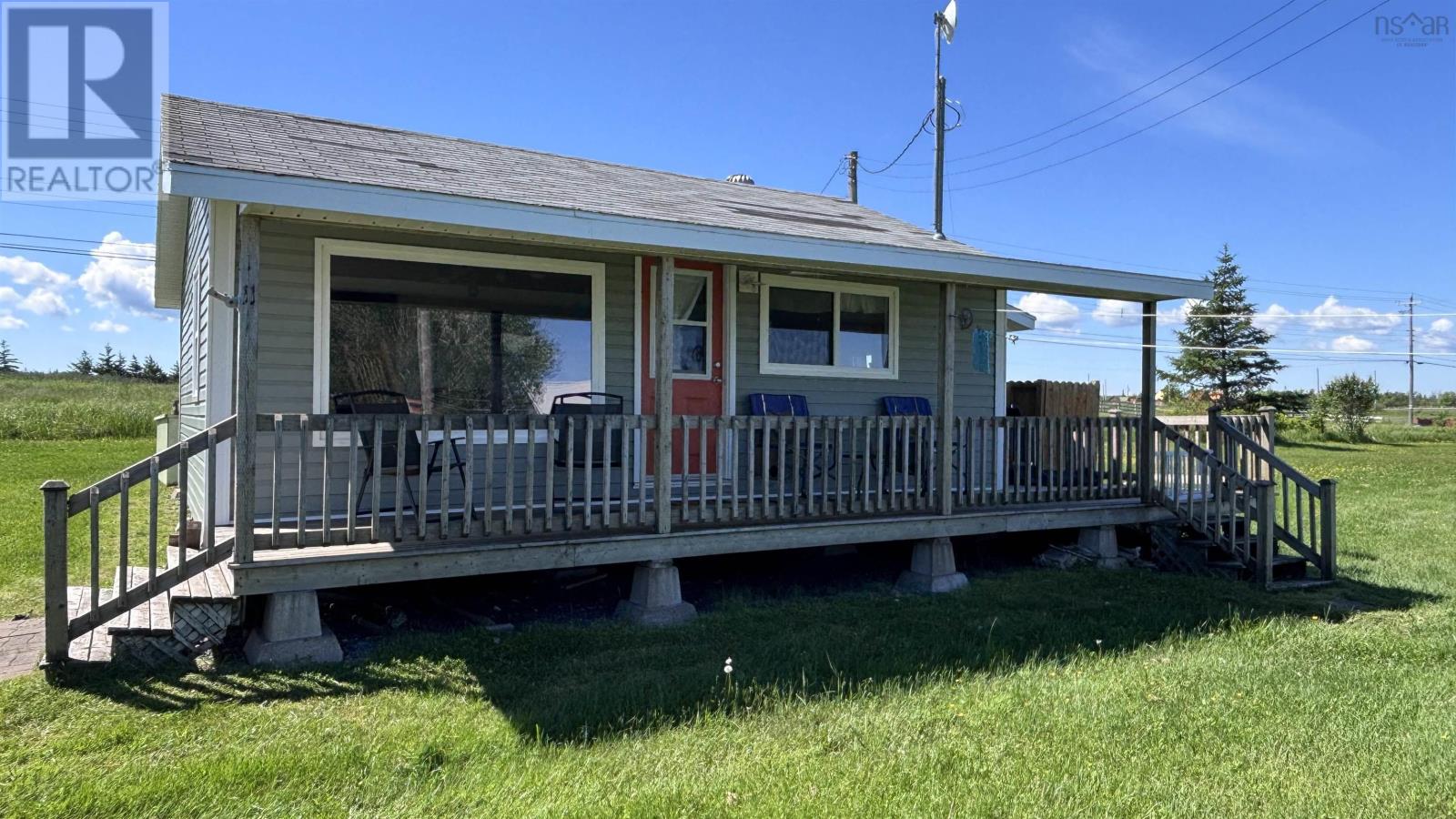 11 DOUGLAS Crescent - 1