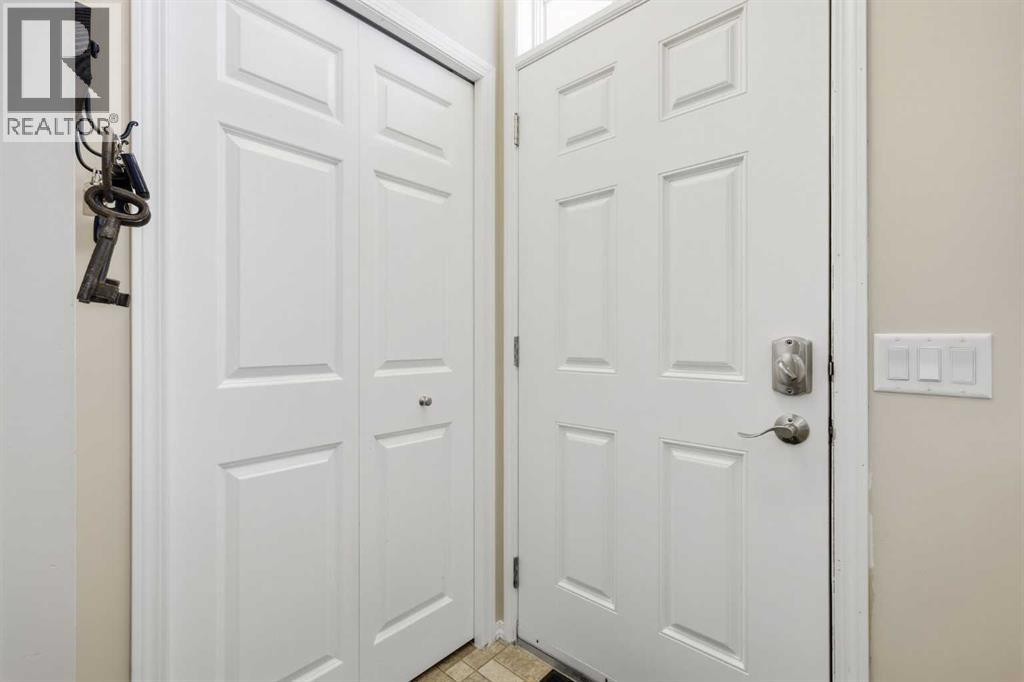 270 Elgin Way SE - 4