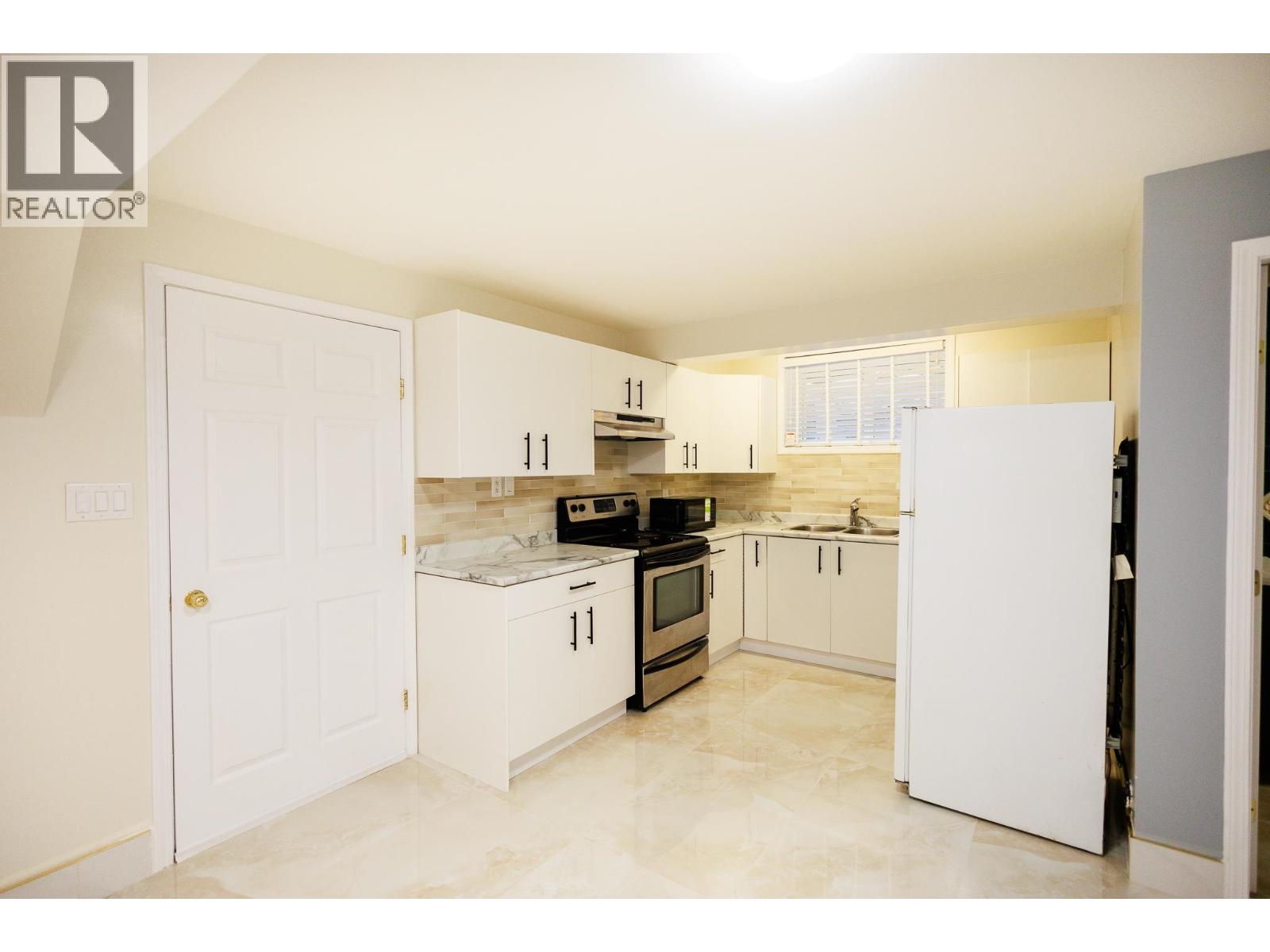 5418 MCCONNELL CRESCENT - 4