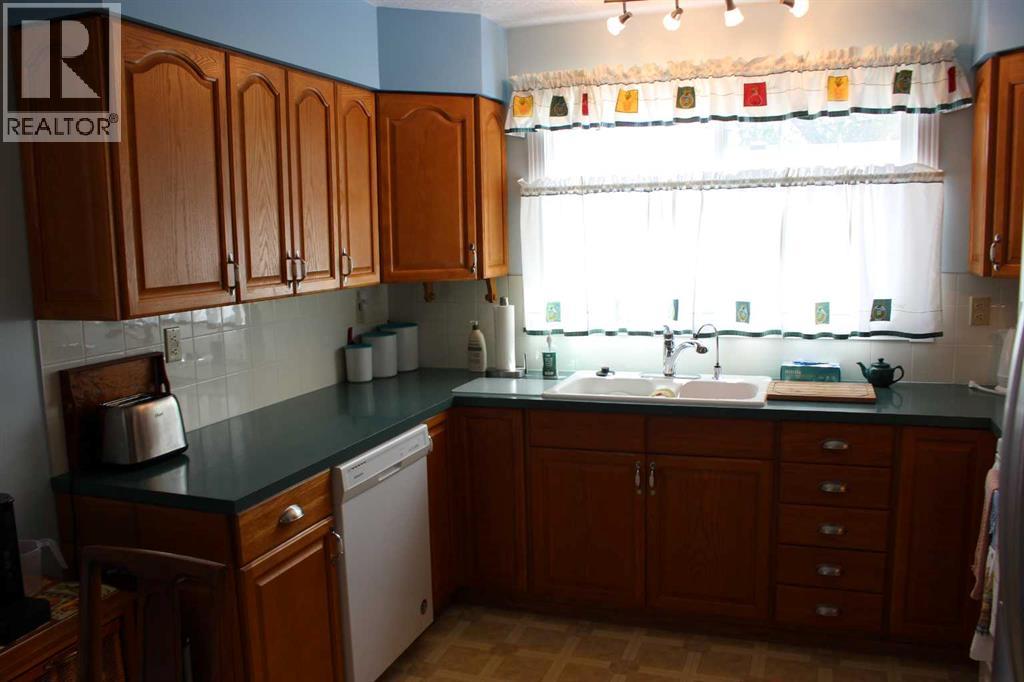 634 Maple Drive — photo 8