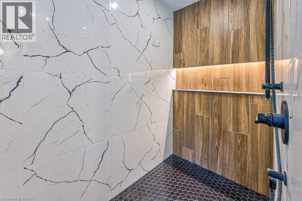 65 LANG Crescent - 23