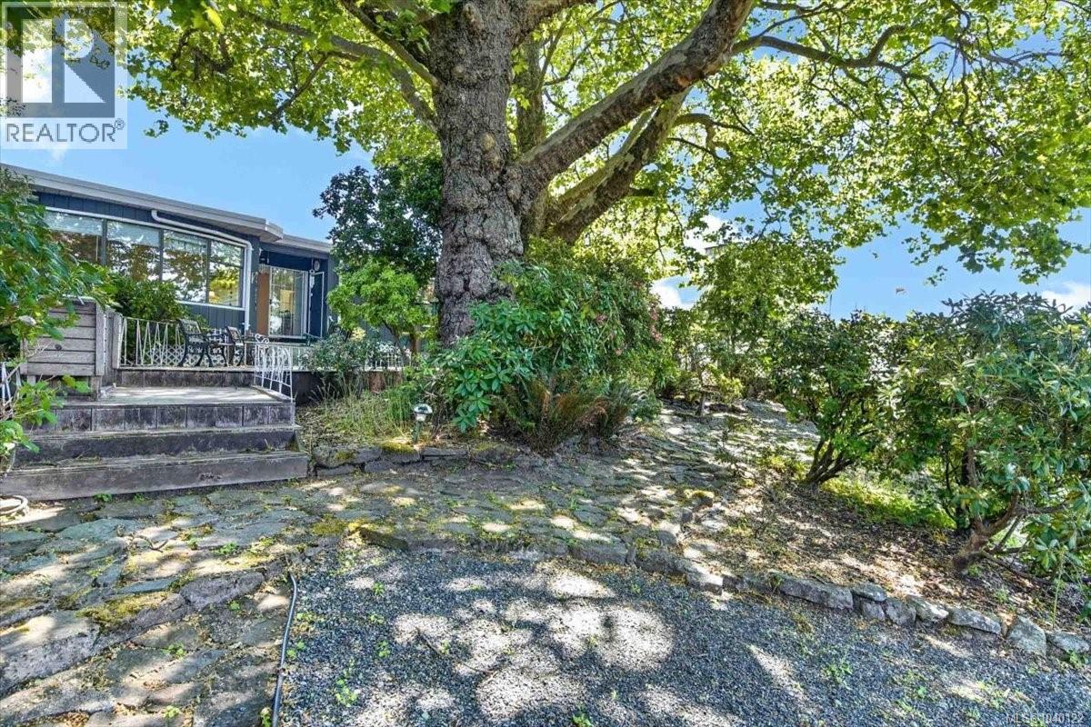 2836 7th Ave - Image 23