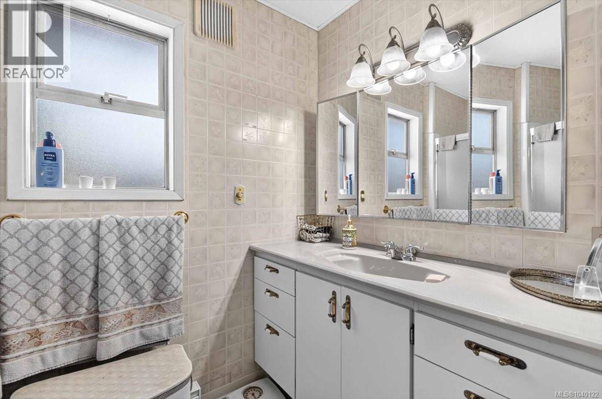 2836 7th Ave - Image 31