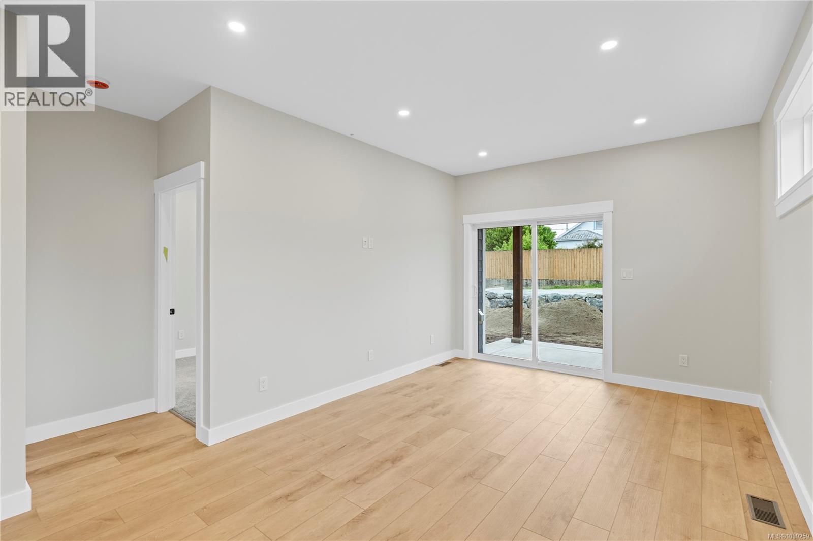 4721 Elizabeth St - 19
