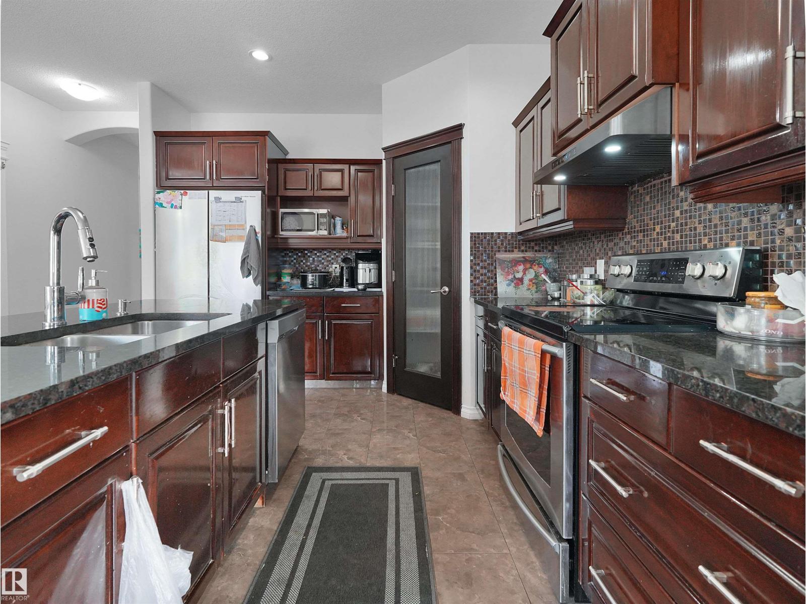 16903 54 ST NW - 24