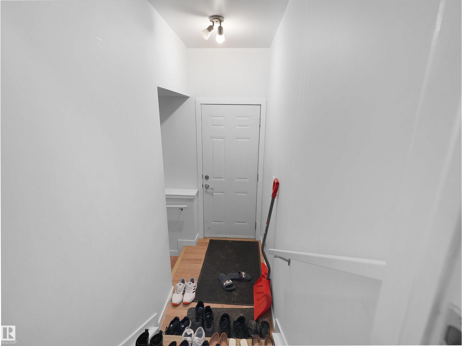 16903 54 ST NW - 33