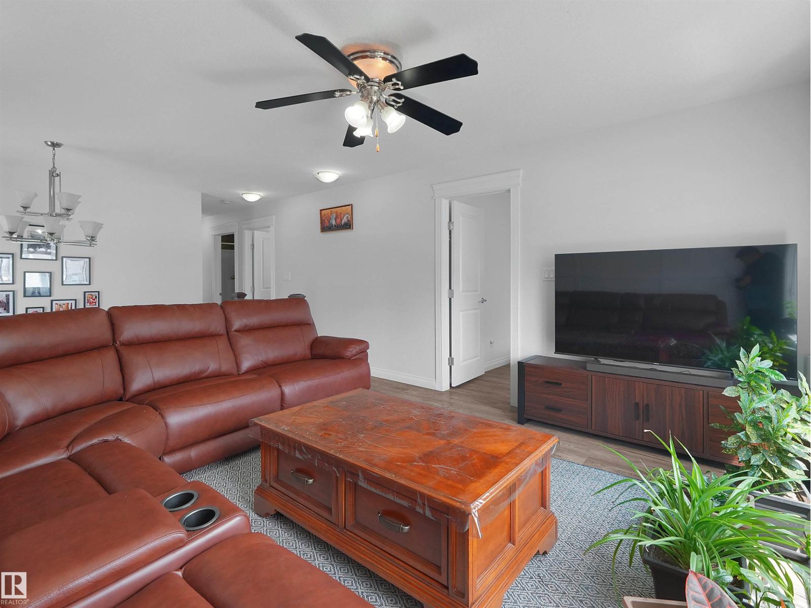 16903 54 ST NW - 36