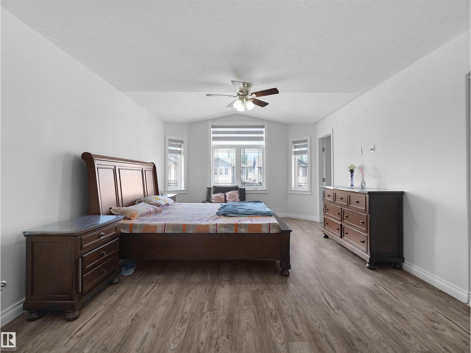 16903 54 ST NW - 43