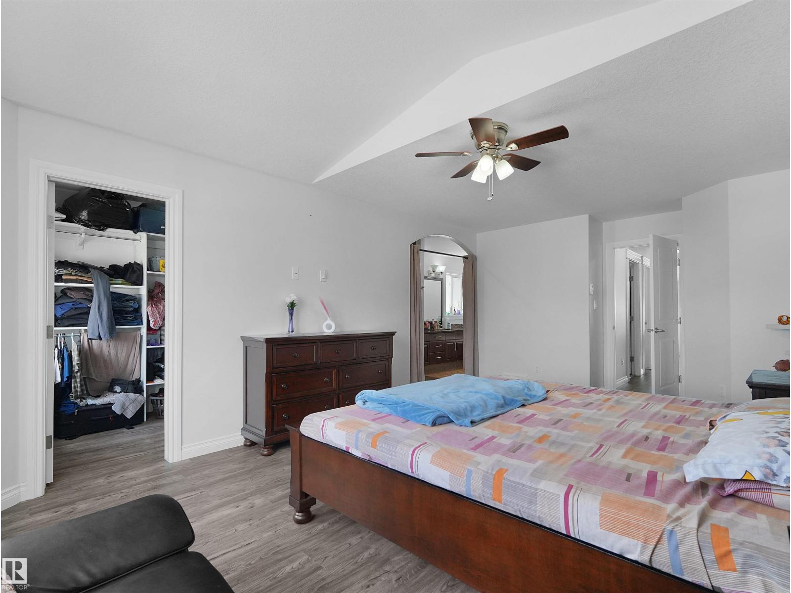 16903 54 ST NW - 46