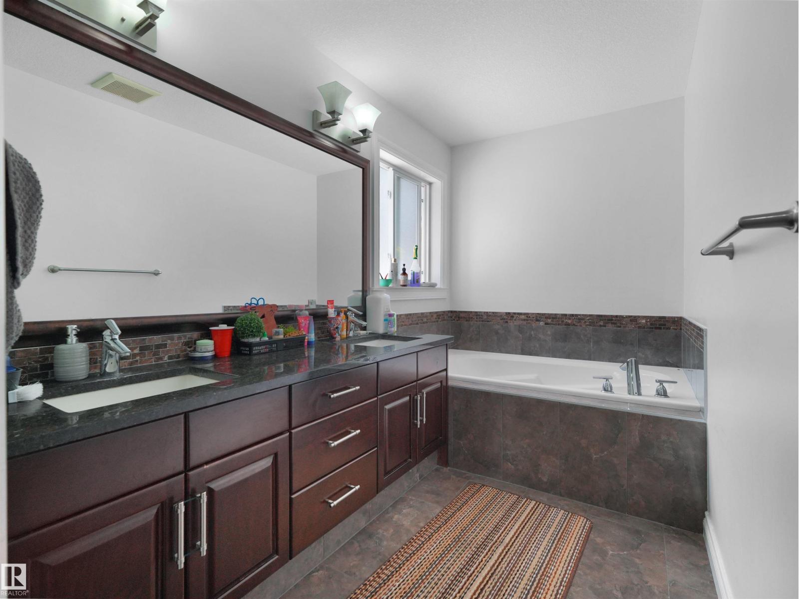16903 54 ST NW - 49