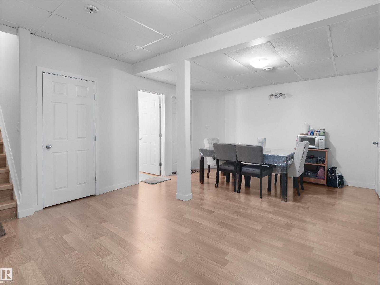 16903 54 ST NW - 53